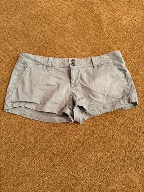 American Eagle Outfitters Women's Light Gray Micro low rise Cargo Shorts sz 8
